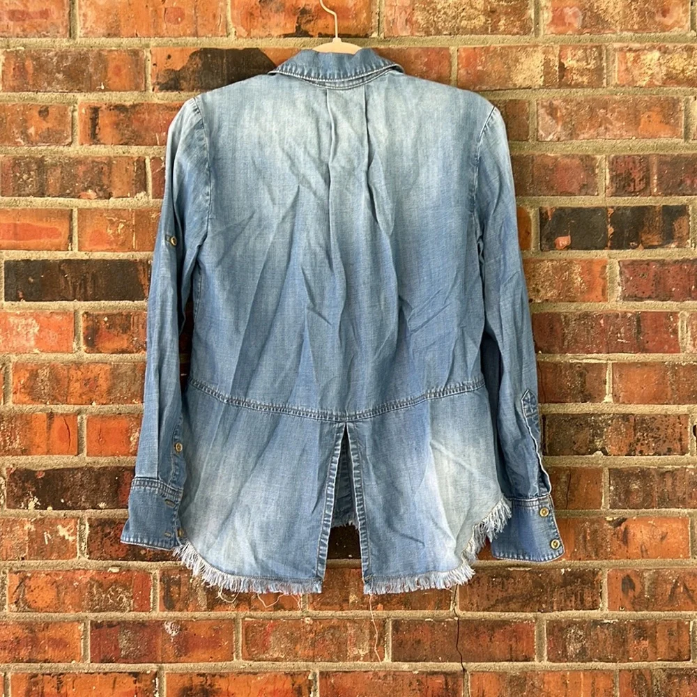 Cloth & Stone chambray button down. Size XS. - Picture 3 of 3